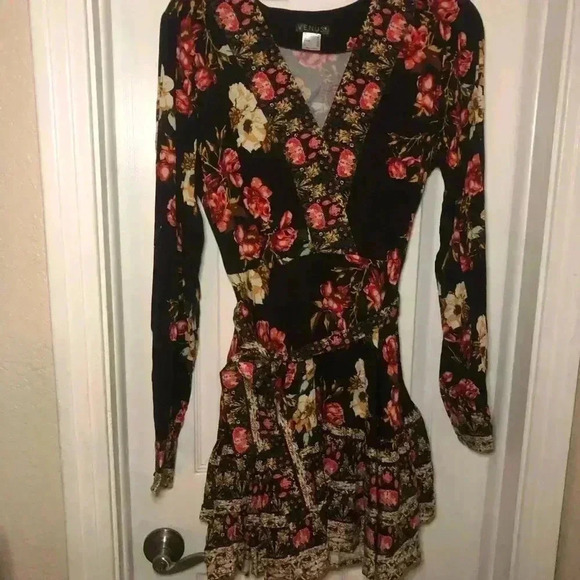 Venus floral printed peasant dress bohemian black red boho tiered autumn size 16 - Picture 8 of 16